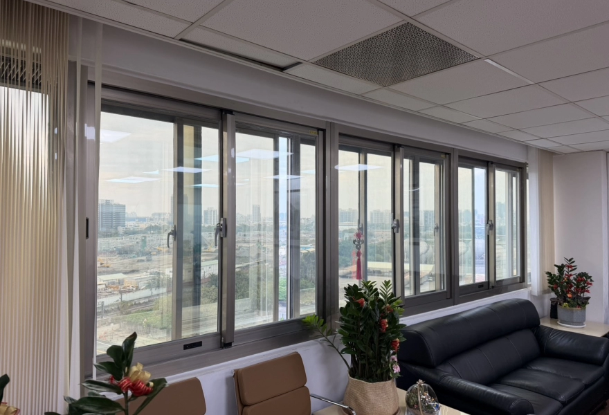 研究單位董事長辦公室：奈米塗層複層玻璃打造涼感舒適的辦公空間（高雄市）